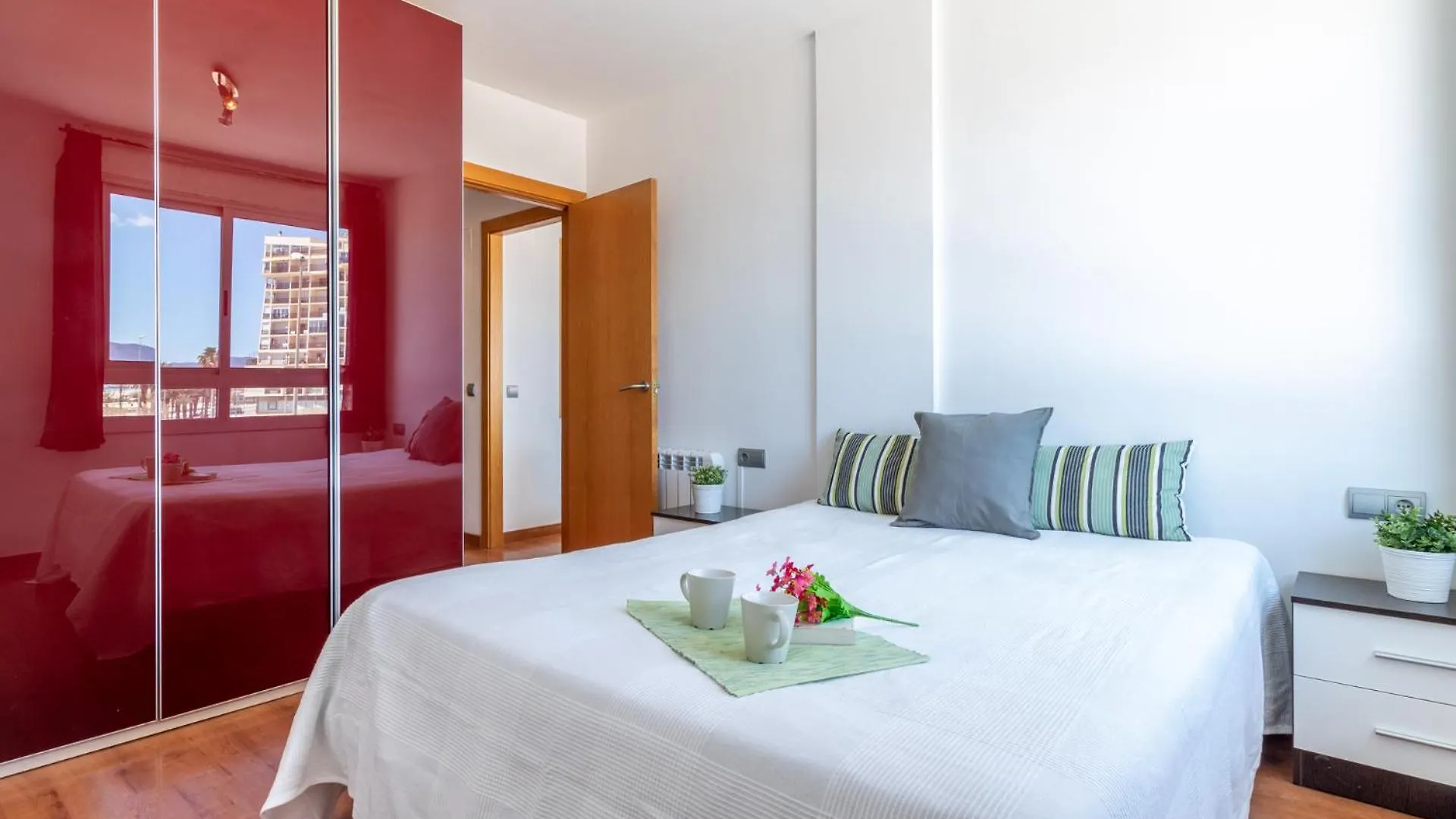 Goldhome - Delta Apartamento 2 Habitaciones, Frente Al Mar Empuriabrava